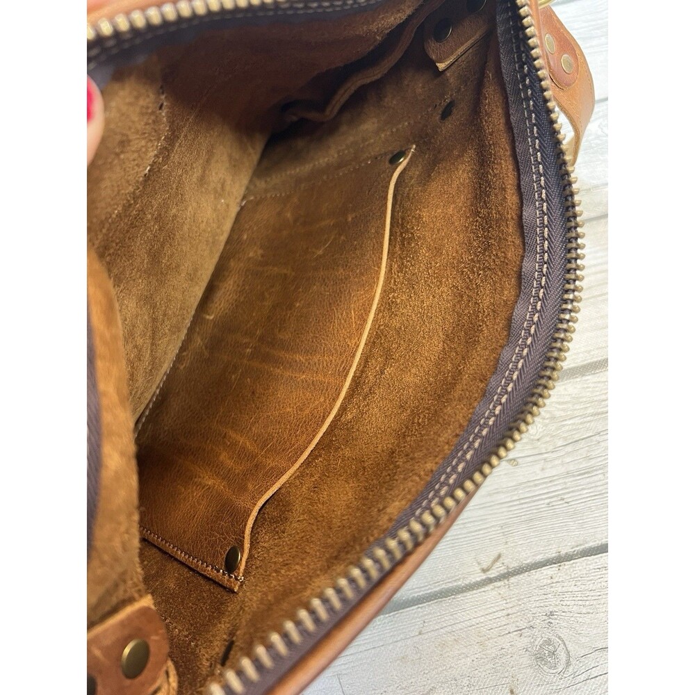 Coastal hillbilly large crossbody
Measurements posted in photos - Picture 10 of 16